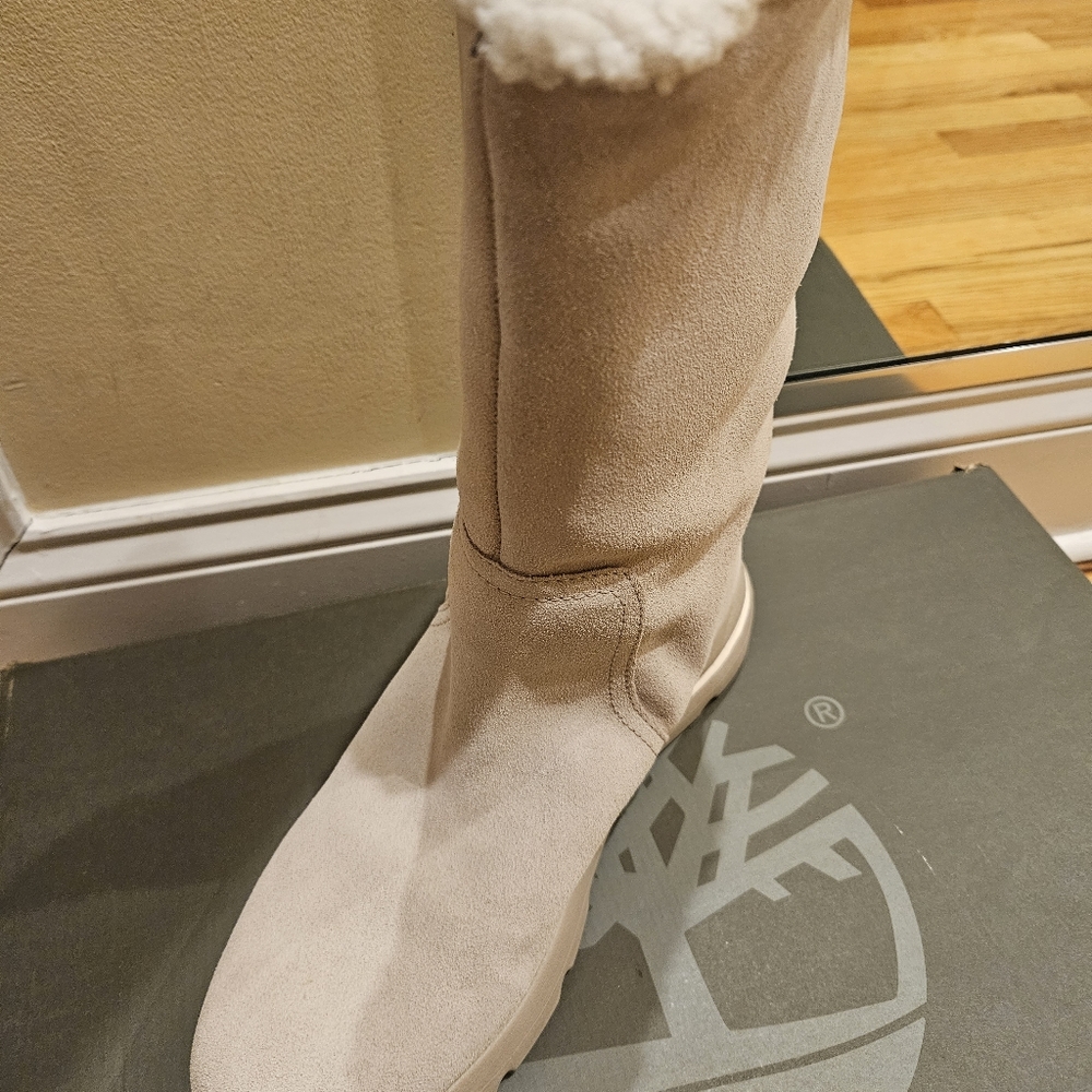 Waterproof Boots - Picture 4 of 5